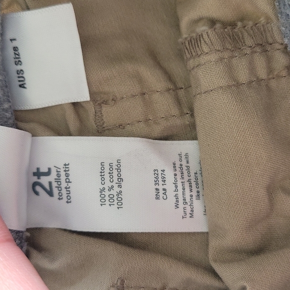 Carter's set t shirt and pant size 2T for toddler boy - Picture 4 of 9